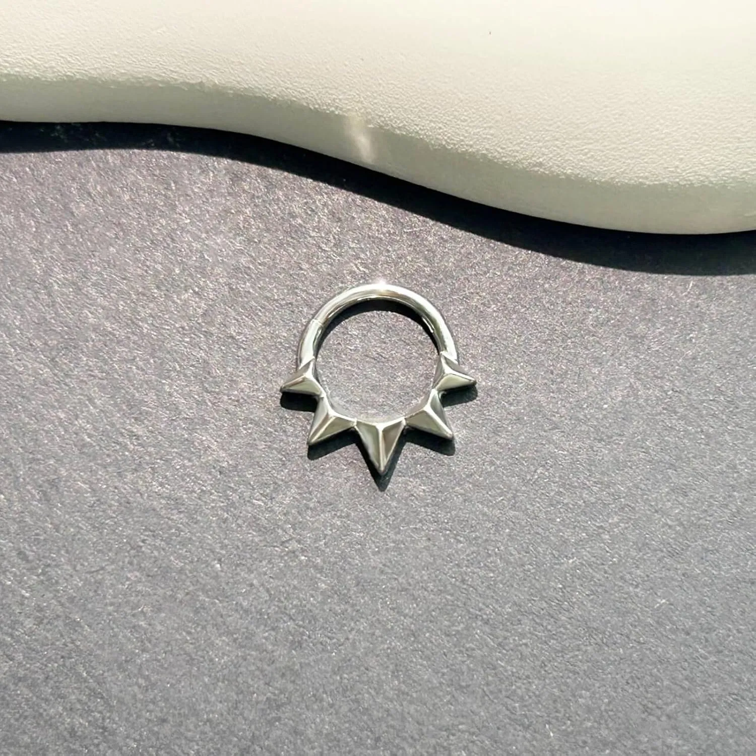 16G Septum Ring for Women 316L Surgical Steel Nose Ring Hoop Septum Clicker Daith Rings Cartilage Earring Hinged Conch Piercing Jewelry 1pcs