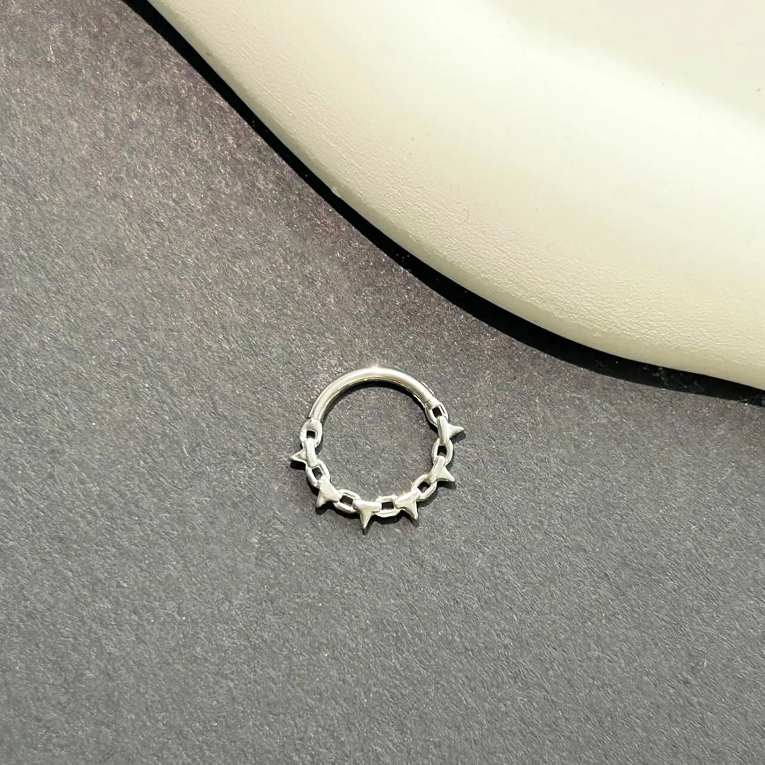 16G Septum Ring for Women 316L Surgical Steel Nose Ring Hoop Septum Clicker Daith Rings Cartilage Earring Hinged Conch Piercing Jewelry 1pcs