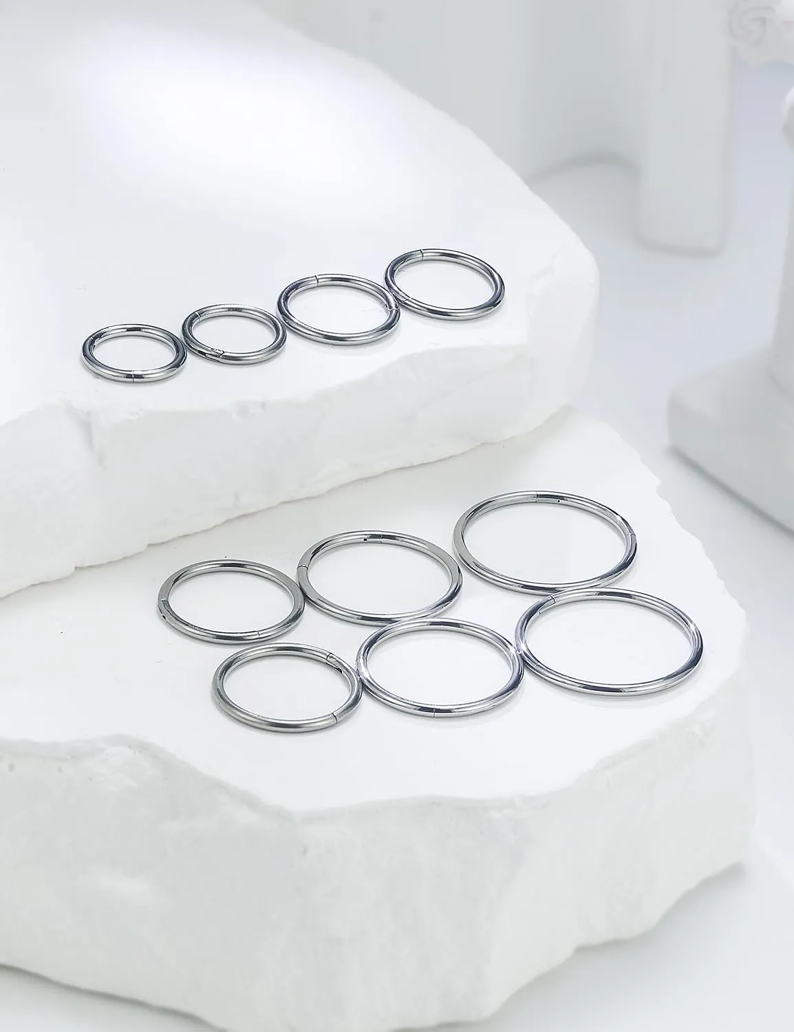 20G 18G 16G 14G F136 Titanium Nose Ring Hoop Seamless Hinged Clicker Segment Septum Nose Lip Ring Hoop Snug Daith Rook Conch Tragus Helix Cartilage Earring Hoop Piercing Jewelry for Women Men