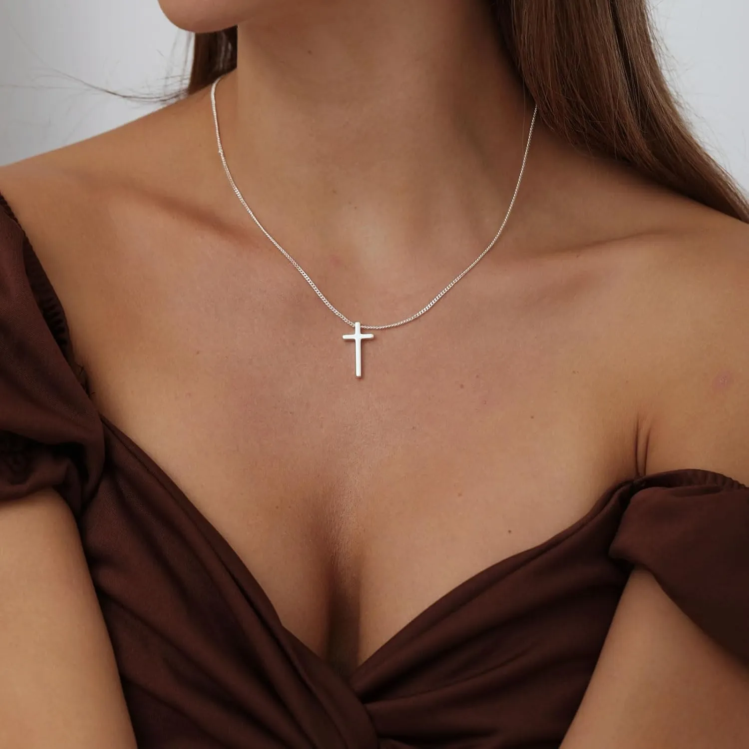 ASCOMY Cross Necklace for Women 14K Gold & Silver Plated Cross Pendant Necklace Trendy Cross Pendant Chain Necklace Minimalist Daily Decoration Jewellery For Women Dainty Religious Gift