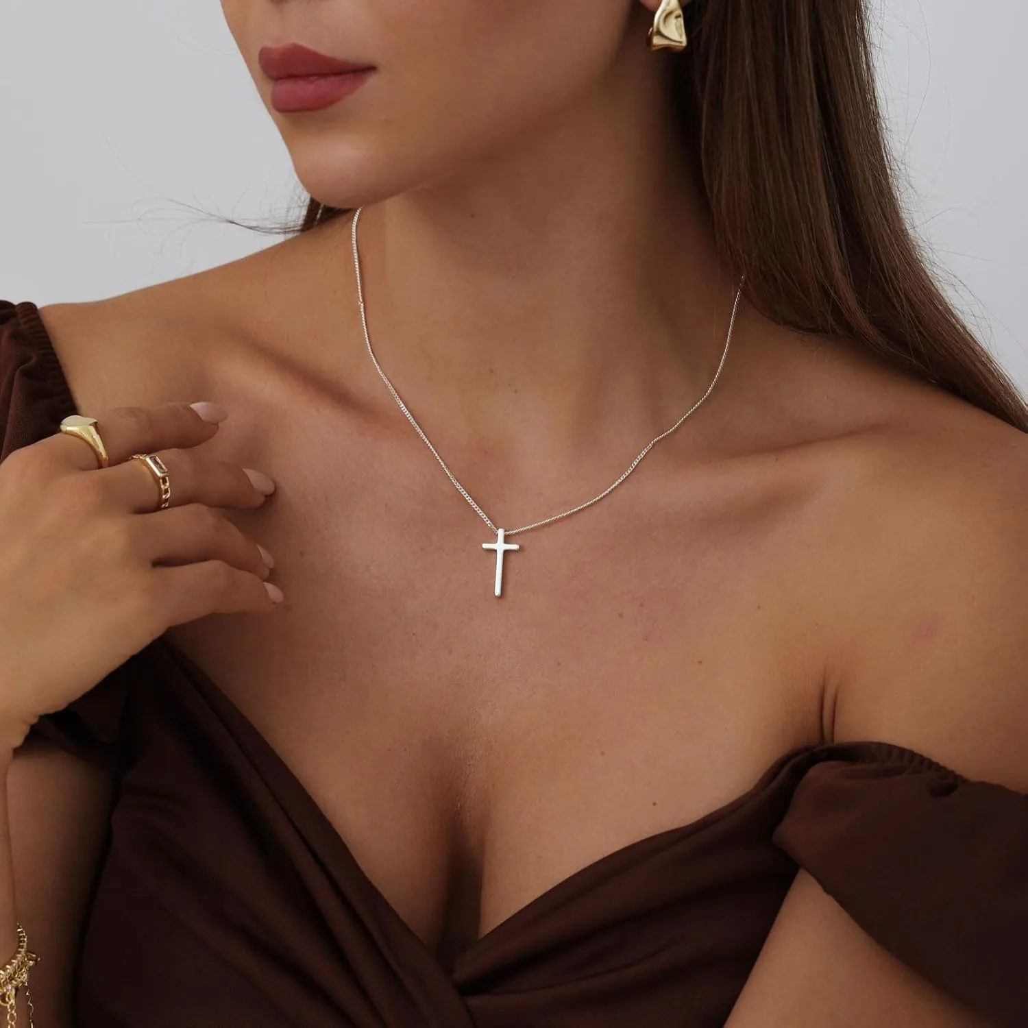 ASCOMY Cross Necklace for Women 14K Gold & Silver Plated Cross Pendant Necklace Trendy Cross Pendant Chain Necklace Minimalist Daily Decoration Jewellery For Women Dainty Religious Gift