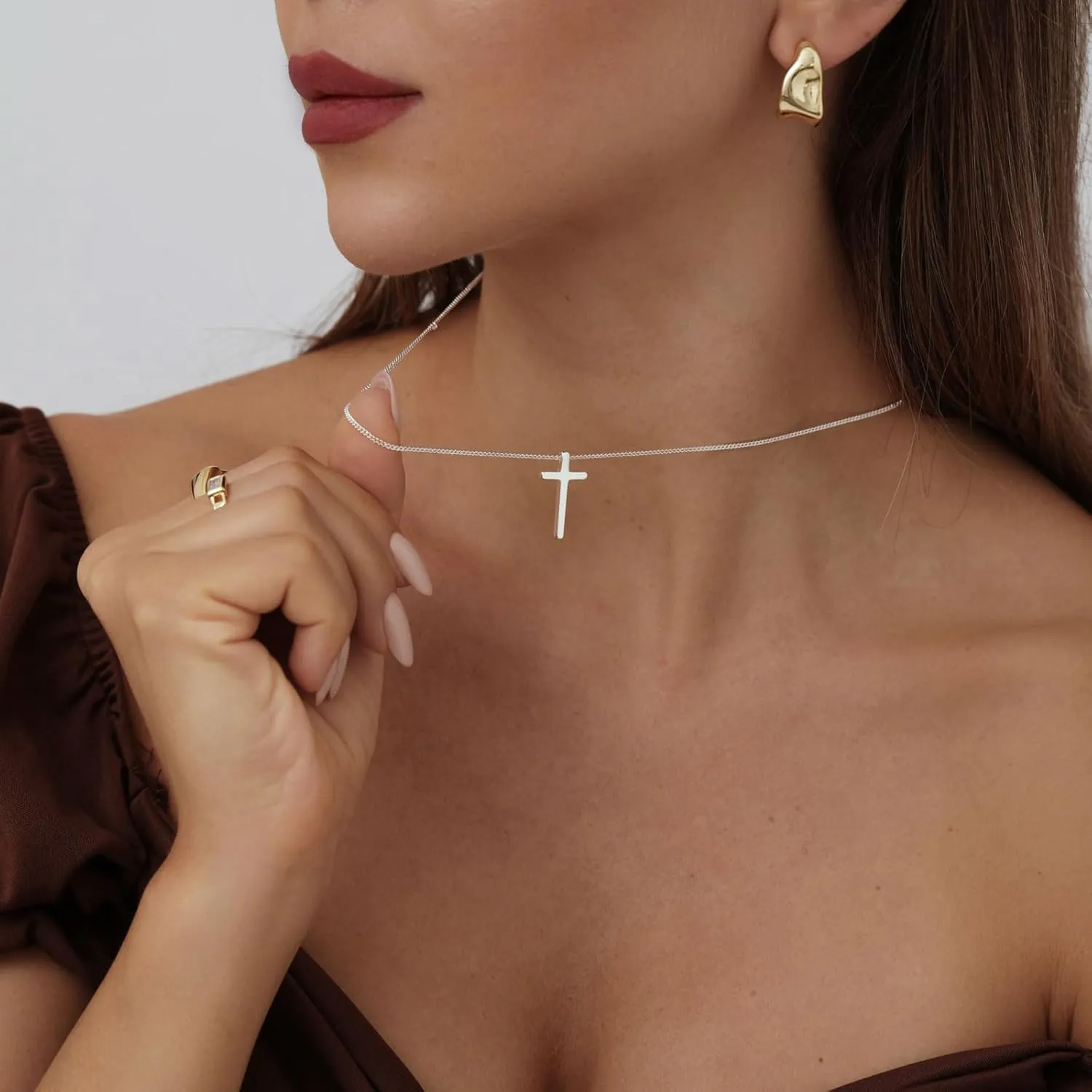 ASCOMY Cross Necklace for Women 14K Gold & Silver Plated Cross Pendant Necklace Trendy Cross Pendant Chain Necklace Minimalist Daily Decoration Jewellery For Women Dainty Religious Gift