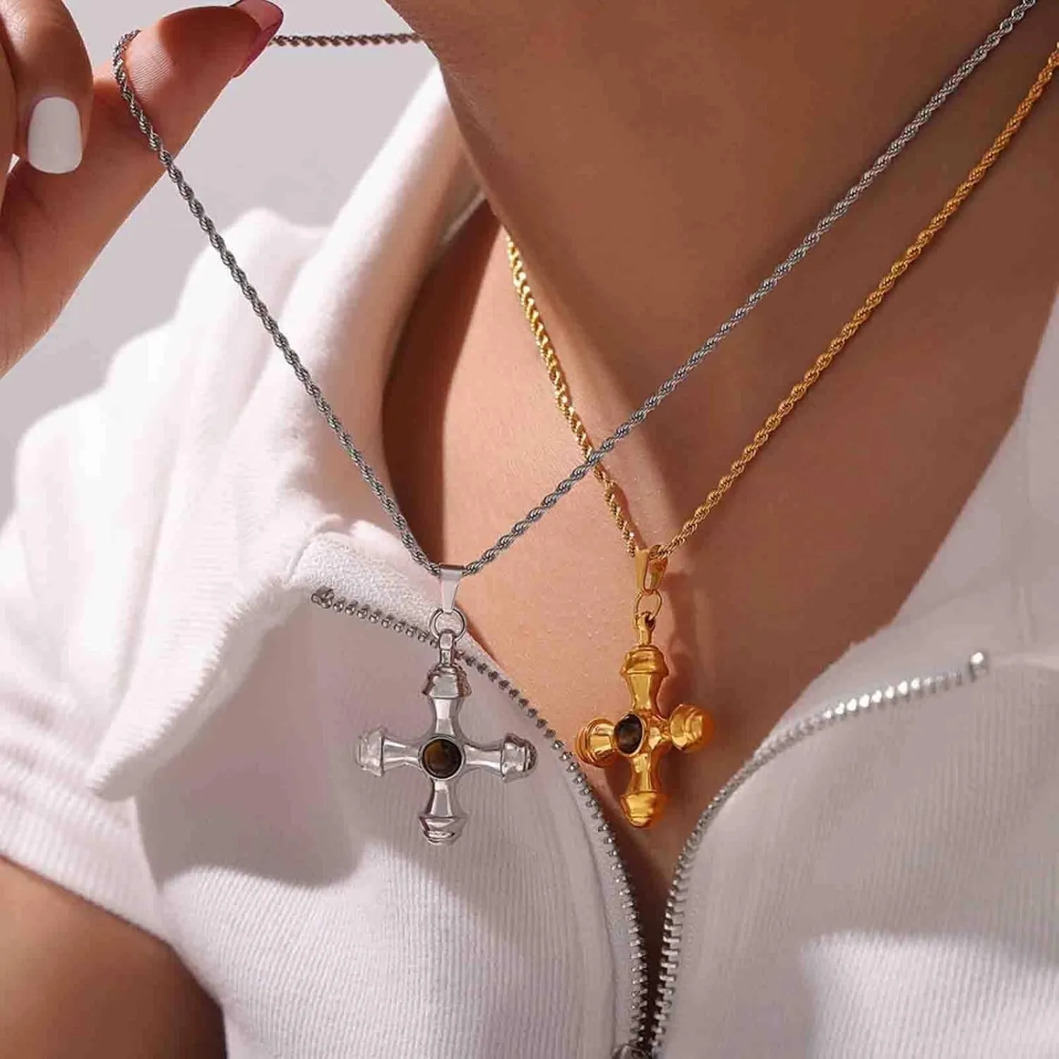 Cross Necklace for Women,Cross Crucifix Pendent Necklace Stainless Steel Cross Necklace Dainty Chain Necklace for Women on Anniversary Birthday Chrismas