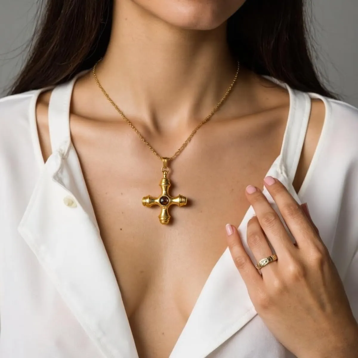 Cross Necklace for Women,Cross Crucifix Pendent Necklace Stainless Steel Cross Necklace Dainty Chain Necklace for Women on Anniversary Birthday Chrismas