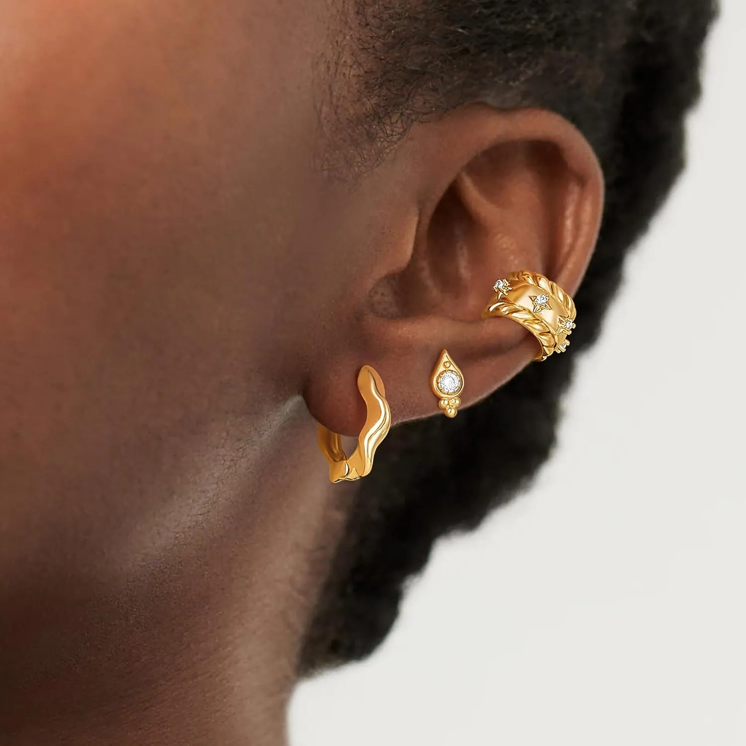 DREMMY STUDIOS Women Ear Cuff Non Piercing | 14K Gold Plated Cubic Zirconia Fake Earrings Wrap Clip on Cartilage Earring | Lightweight Hypoallergenic Jewelry SINGLE EAR CUFF