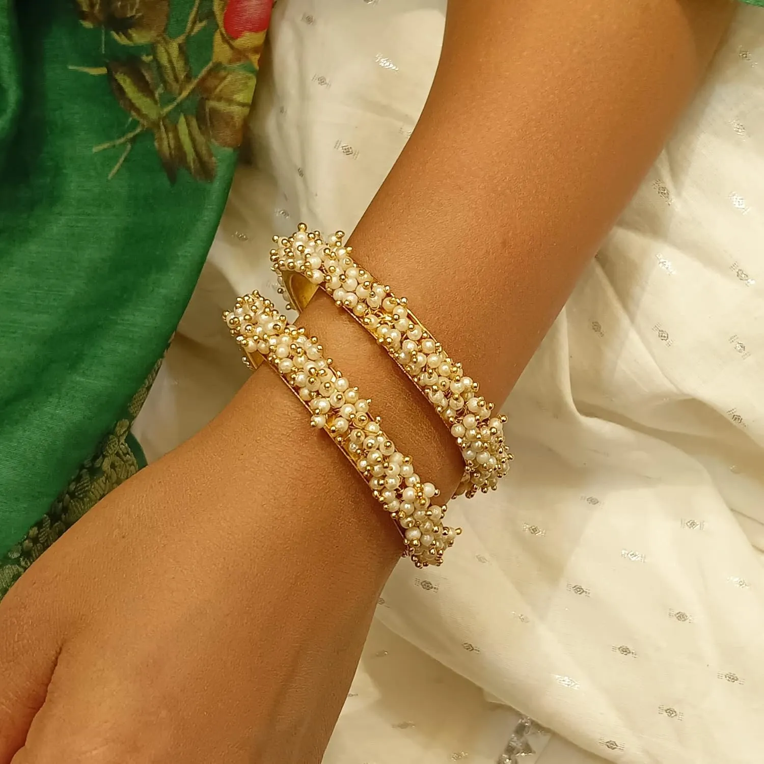 Efulgenz Indian Bangles for Women Indian Oxidized Jewelry Boho Vintage Antique Indian Faux Pearl Beaded Bracelets Bangle Set Bollywood Fashion Statement Jewelry