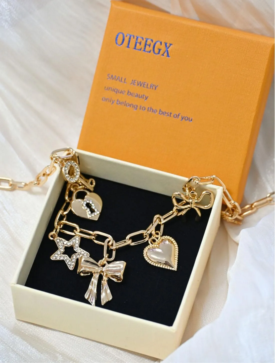 Gold Charm Necklaces for Women, 18K Gold Plated Bow Pendant Necklace Gold Heart Chain Aesthetic Star Jewelry