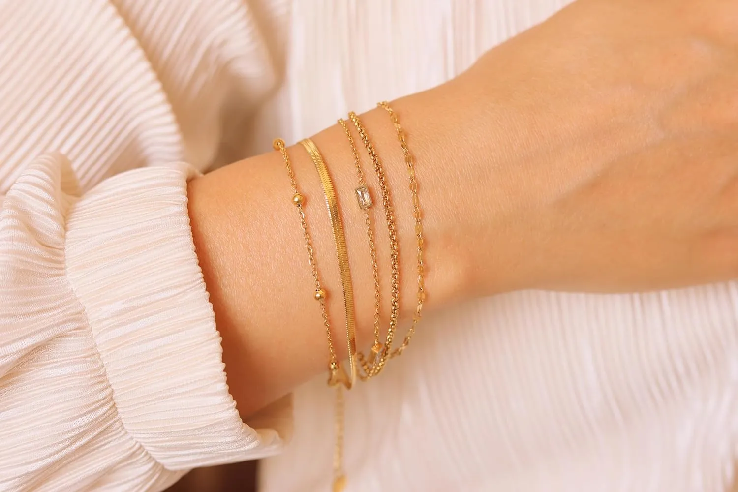 Lunova Necklace and Bracelet Set for Women, Elegant Gold or Silver Jewelry, Non-Tarnish Trendy Fashion Accessories, Stylish Gold Chain & Bracelet, Gifts for Her, Girlfriend, Sister, Daughter