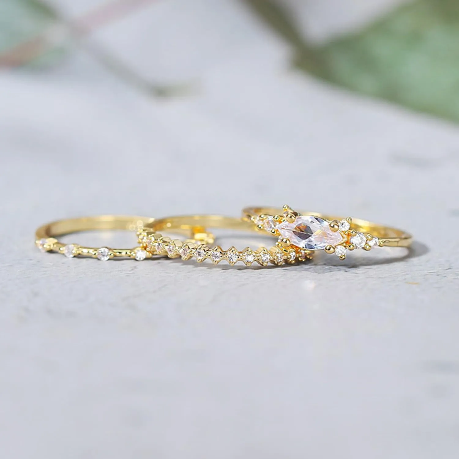 Stackable Gold Rings Set for Womem Dainty 14K Gold Plated Non Tarnish Stackable Rings Cubic Zirconia Stacking Ring for Size 6-10 Wedding Rings for Women Aesthetic Jewelry Gifts