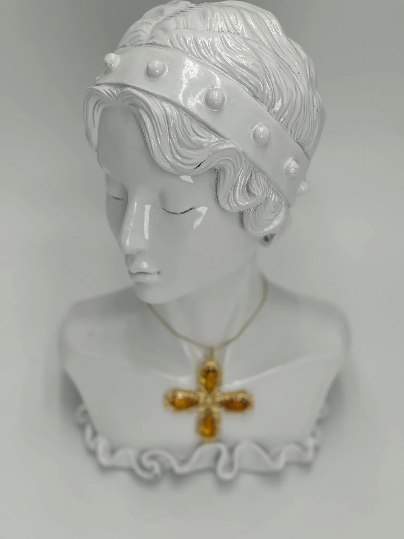 Stunning 22ct Yellow Gold Four-Stone Glass Pendant  Eye-Catching Filigree Design