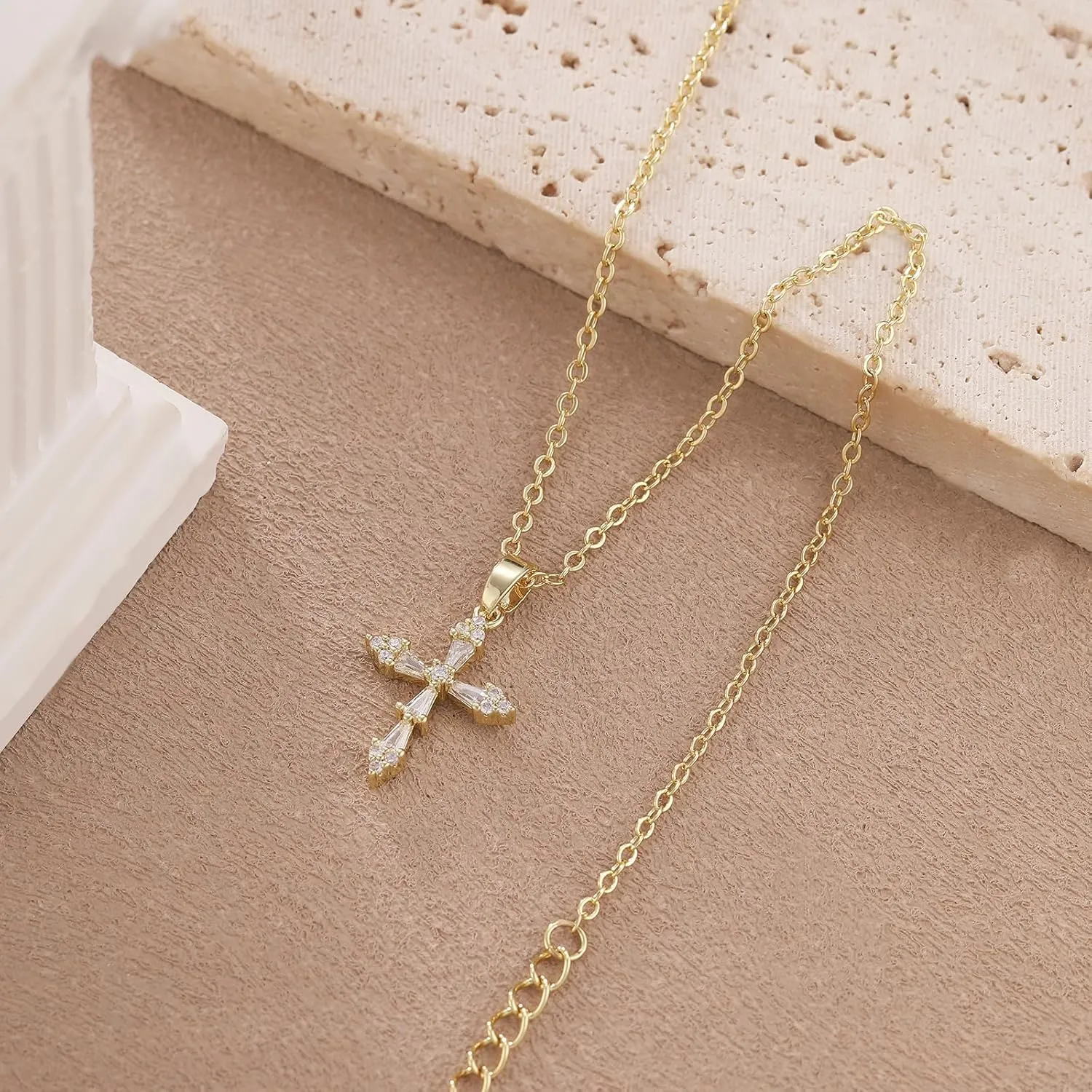 VIROMY Gold Cross Necklace for Women Dainty Diamond Cross Pendant Necklaces Non Tarnish Waterproof Necklace Simple Choker Minimalist Jewelry