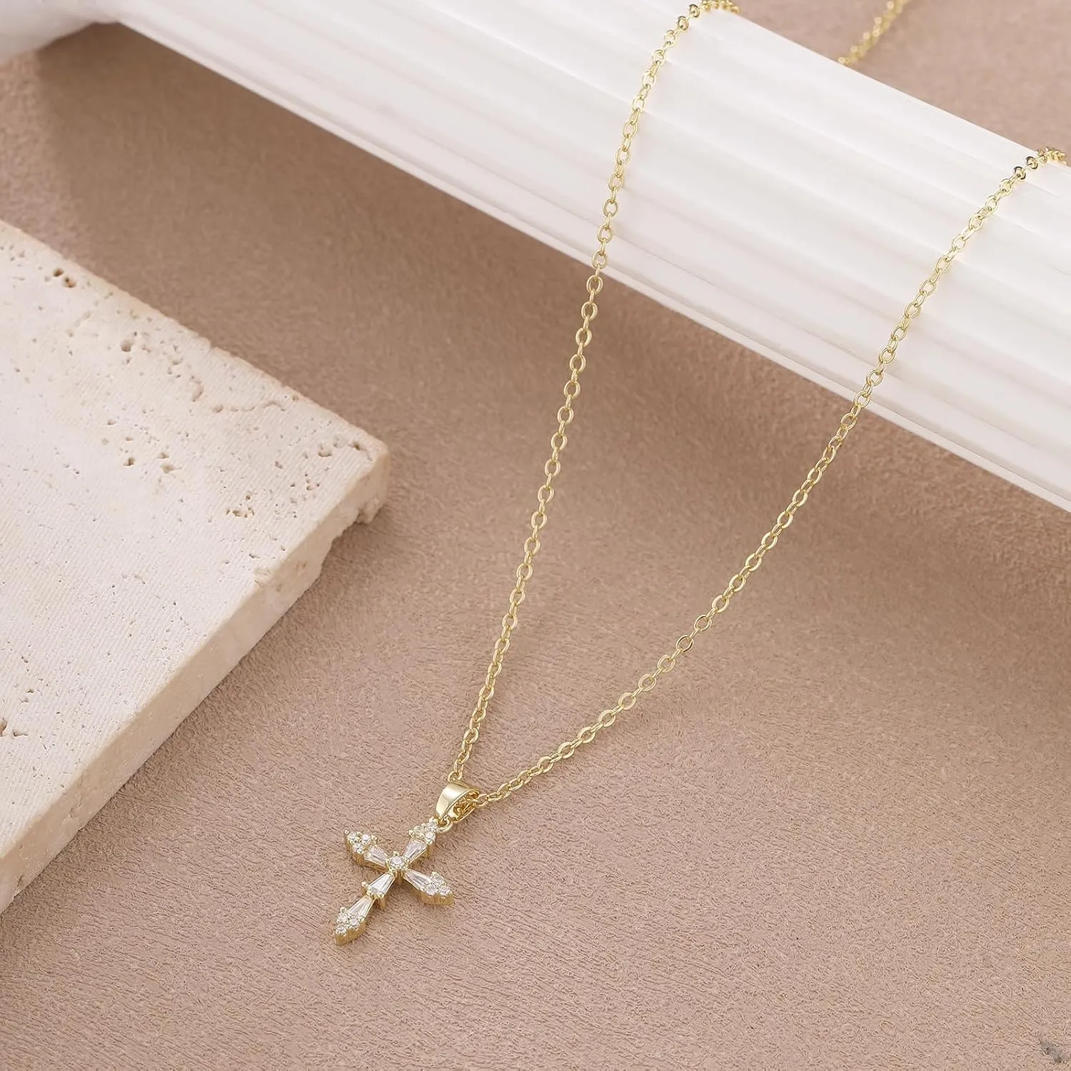 VIROMY Gold Cross Necklace for Women Dainty Diamond Cross Pendant Necklaces Non Tarnish Waterproof Necklace Simple Choker Minimalist Jewelry