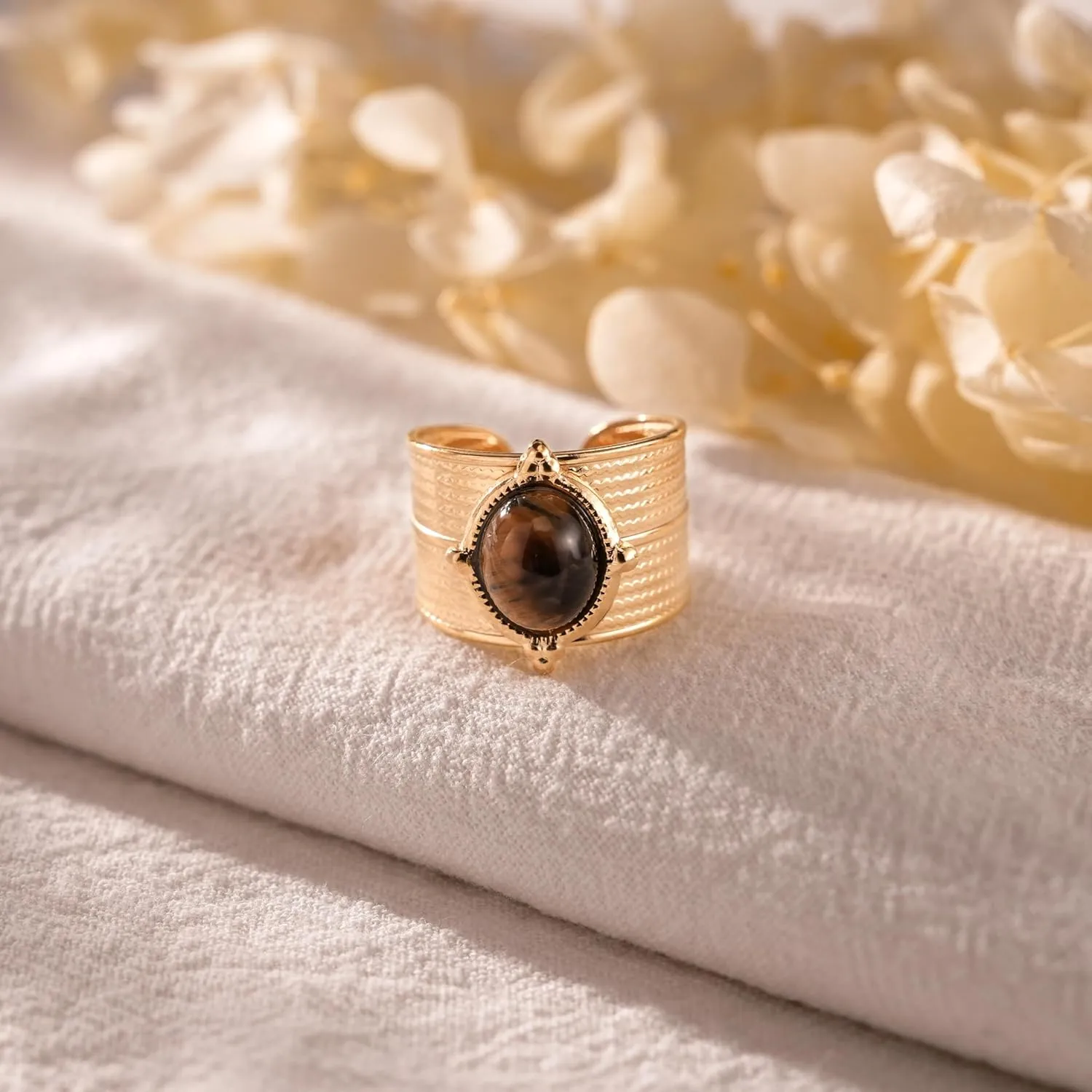 Western Captivating Tiger's Eye Stone Ring, 8 * 10mm Oval Gemstone 18K Gold Plated Stack Wide Ribbed Texture Band Statement Ring for Women Size 8